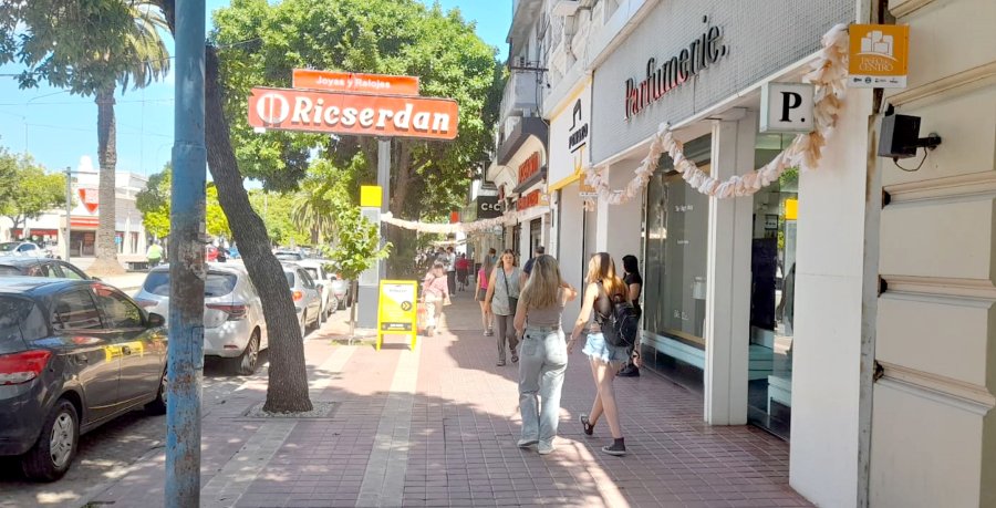 RELEVAMIENTO. El 53% de los comercios locales valor&oacute; de manera positiva el 2024 en cuanto a ventas.
