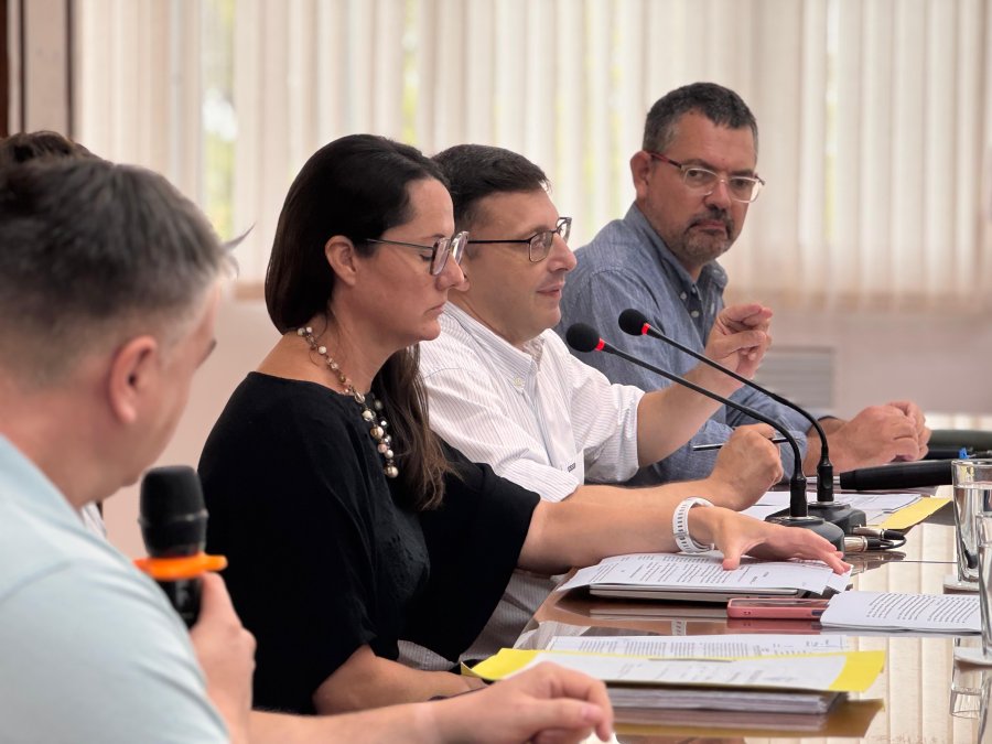 Vidal, M&aacute;rsico y Bottero en el Concejo. (FOTO PRENSA CONCEJO)