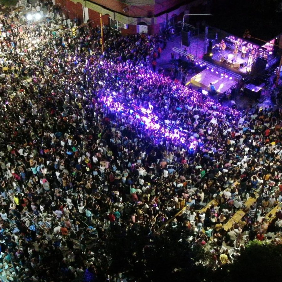 Fant&aacute;stica imagen que resumen la masiva concurrencia.