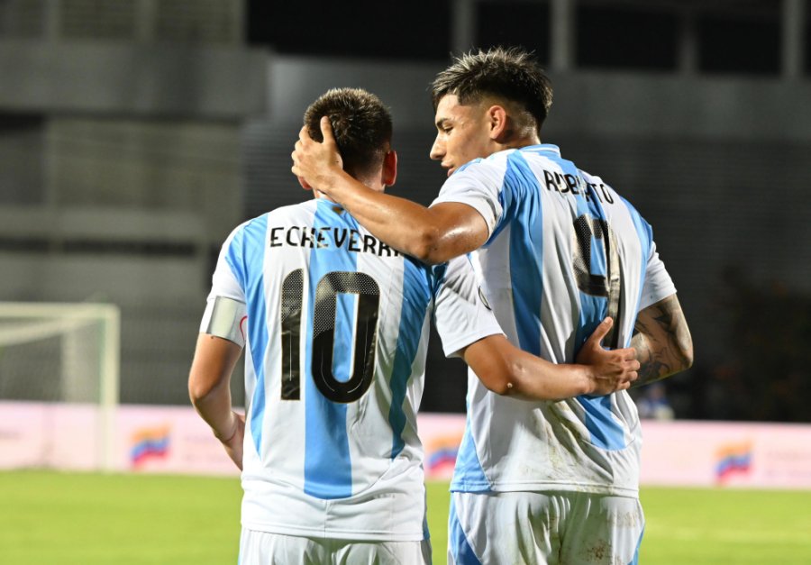 ARGENTINA GOLEÓ A BRASIL EN EL DEBUT
