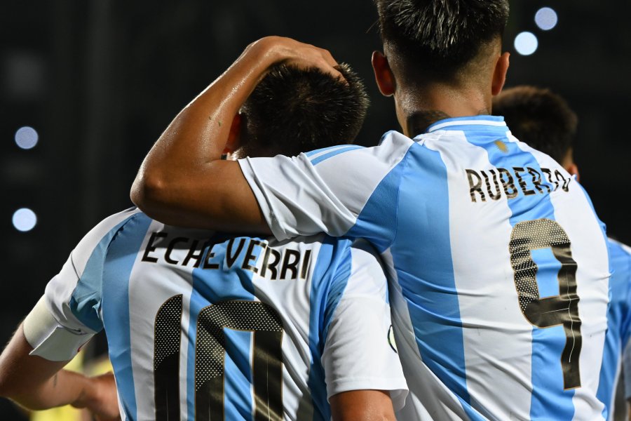 Echeverri y Ruberto, dos de los goleadores de la Sub 20 argentina. (<a href="mailto:X@SELECCI&Oacute;N" target="_blank" rel="noopener">X@SELECCI&Oacute;N</a>)
