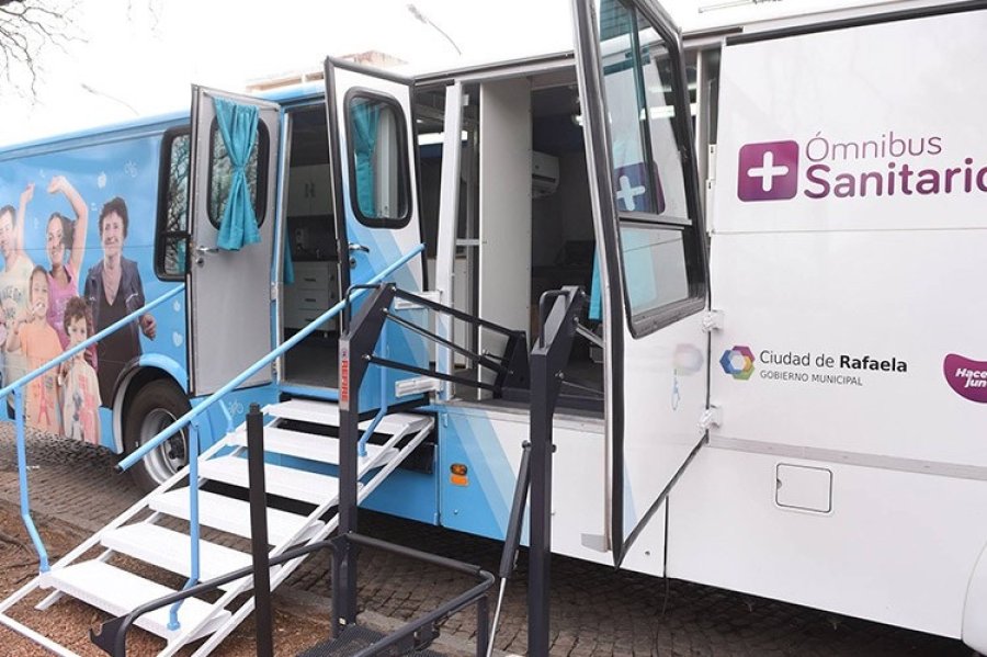 El &Oacute;mnibus Sanitario contin&uacute;a en la Plaza 25 de Mayo.