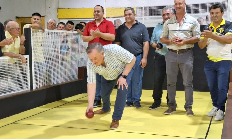 El legislador en la jugada inaugural.