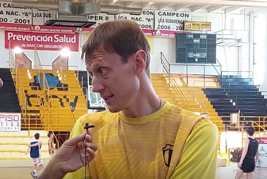 ENTRENADOR. Gustavo Lucato, el responsable técnico de los Tigres.