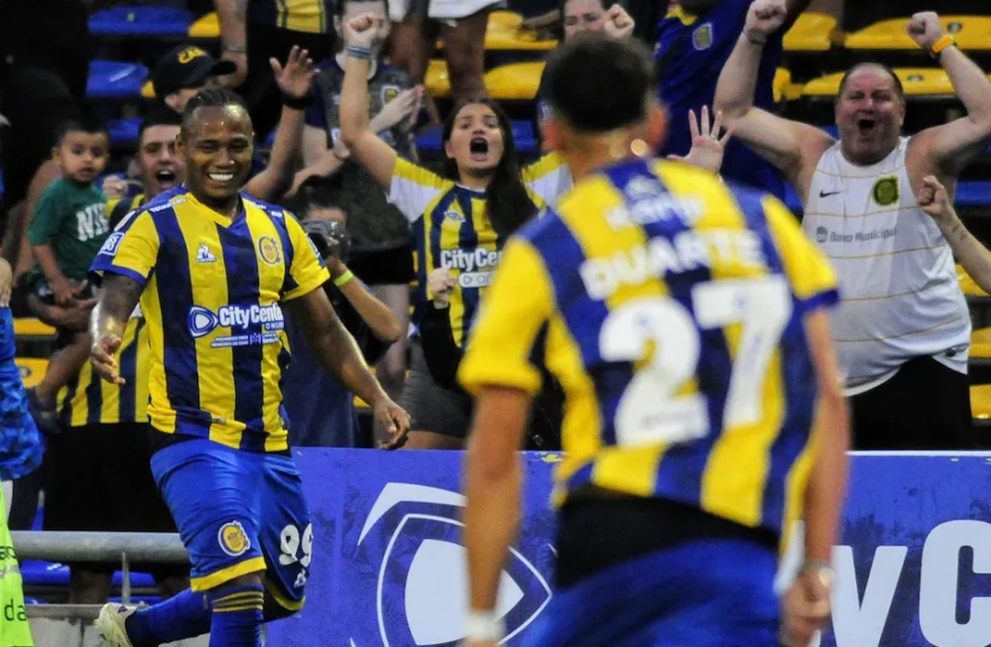 GOLAZO. El primero fue de Campaz.