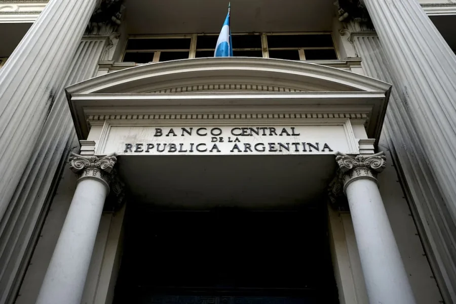 BCRA. Dispuso reducir la tasa de política monetaria.