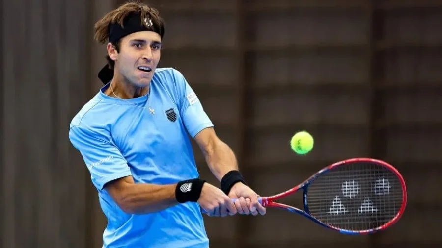 Tomás Etcheverry cayó ante Casper Ruud y Noruega le empató la serie a la Argentina en la Copa Davis.