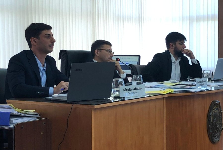 El presidente del Concejo Lisandro M&aacute;rsico, junto al secretario legislativo Nicol&aacute;s Abdala y al prosecretario, Franco Laorden.