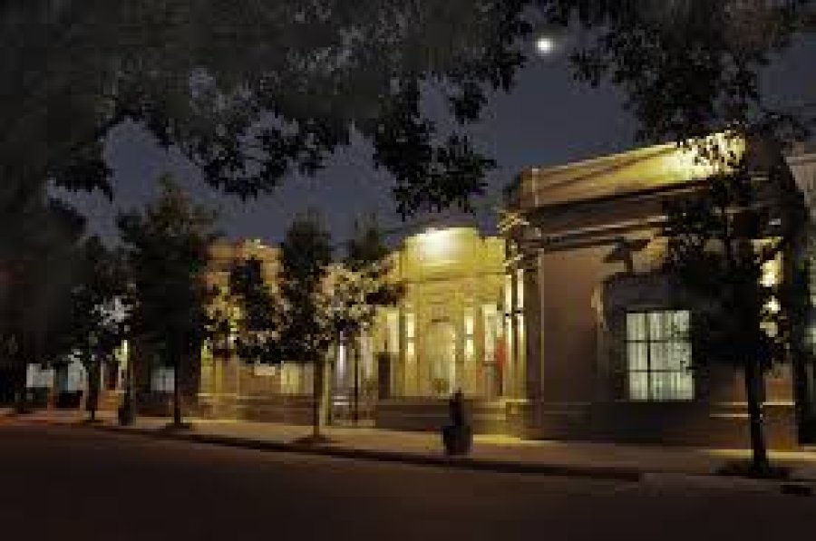 Fachada de la instituci&oacute;n de calle Italia.