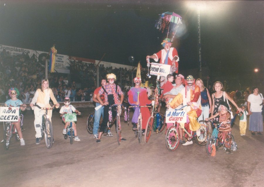 En el Carnaval de los Locos Bajitos, en 2001.