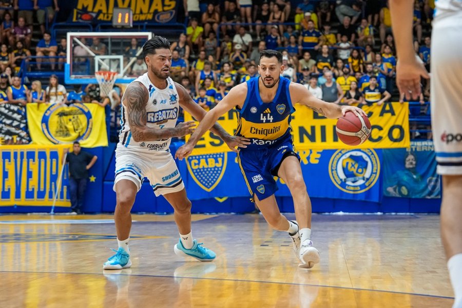 EQUIPOS CANDIDATOS. Cuello conduce ante la marca de Aguirre.