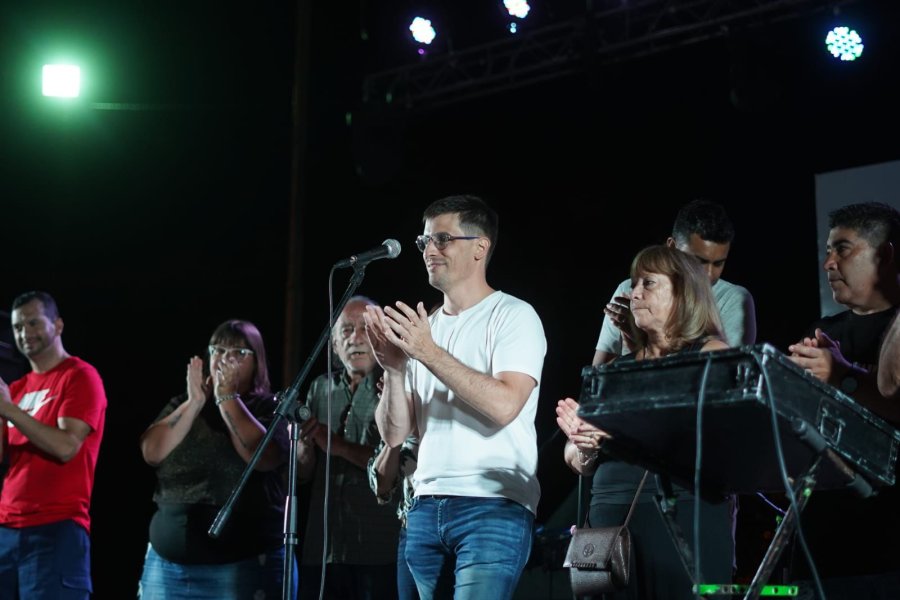 EN BARRIO JARDIN. "Los rafaelinos vivimos una vez m&aacute;s una fiesta para toda la familia", expuso Viotti.