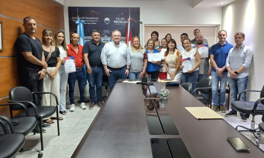 La entrega se efectivizó en la Casa del Senado en San Cristóbal.