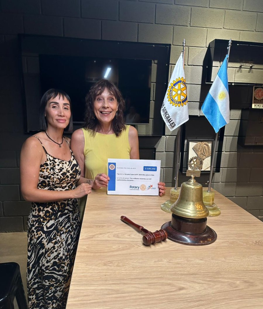 Alejandra Massacesi y Mónica Ravazzani durante la ceremonia.