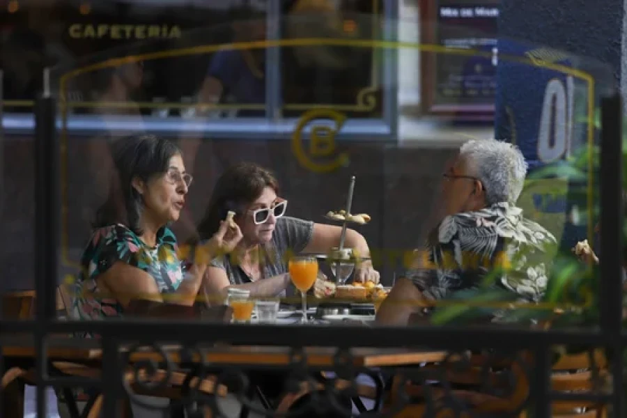 La inflación del mes de enero cerró en 2,5% y afectó más a los hogares de mayores ingresos.