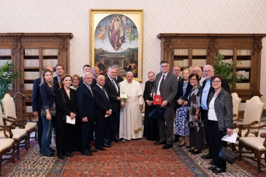 ENCUENTRO. Reuni&oacute;n del grupo Pasqua Together 2025 con el Papa Francisco en septiembre del 2023.