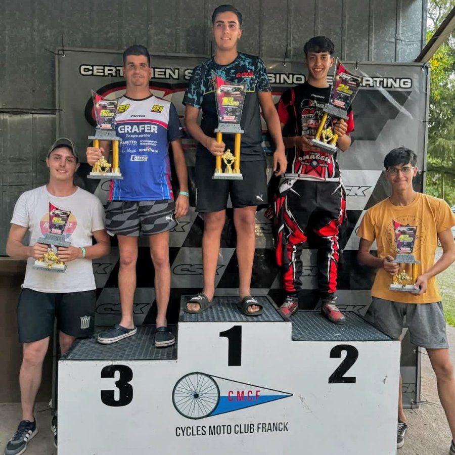 KAYAK PROMOCIONAL. El podio con Beccaria, Airasca, Guevara, Battaglino y Rogiani.