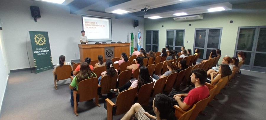 La actividad cont&oacute; con la participaci&oacute;n de 33 asistentes.