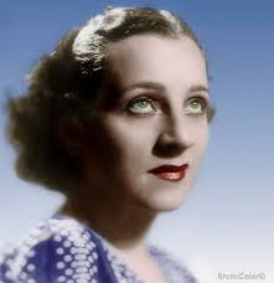 Ada Falcón y su dulce encanto para cantar los tangos.