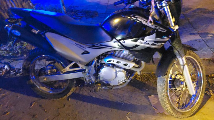 Se trató de una moto Honda Falcon NX4, de 400 c.c.