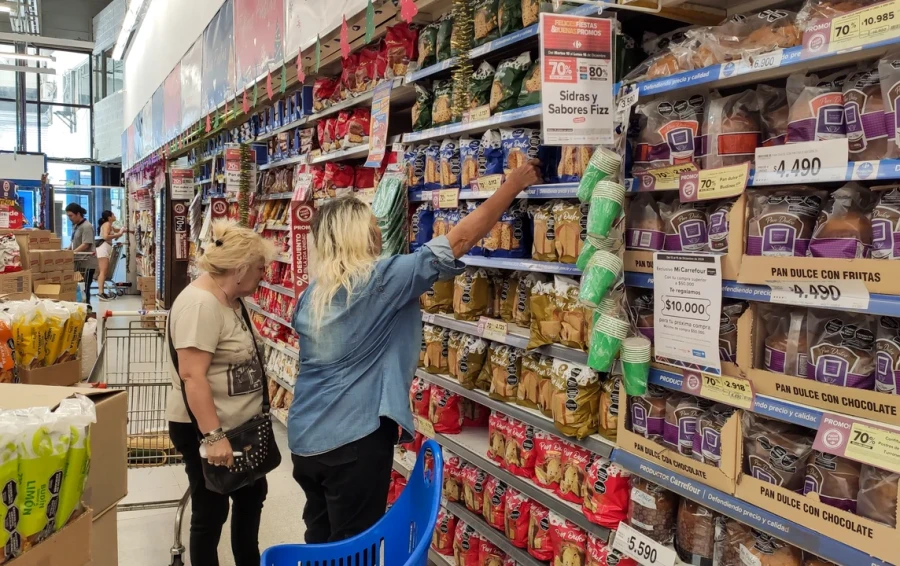 El consumo masivo no logra revertir la caída que arrastra hace más de año.