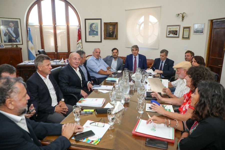 NEGOCIACIONES. El gobierno santafesino ofreci&oacute; a los estatales un 5% de aumento para el primer trimestre del 2025.
