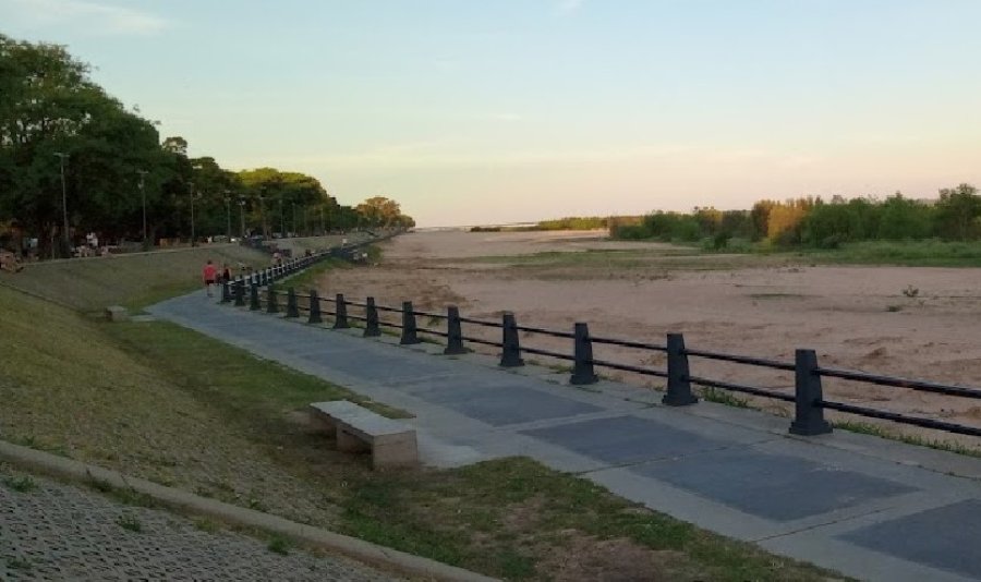 La picada callejara con el resultado de dos muertos se produjo en este sector de la Costanera santafesina.