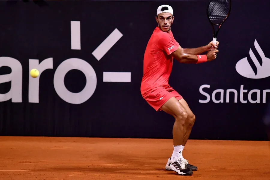 Francisco Cerundolo durante su triunfo ante Gaston. El argentino ya está en octavos de final.