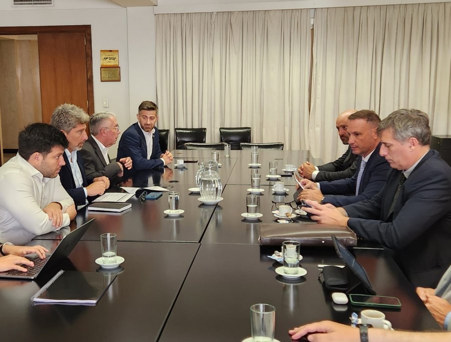 DECIMOTERCERA REUNION. “Una de esas soluciones es que las rutas pasen a la Provincia para hacer las reparaciones necesarias”, reiteró Lisandro Enrico.