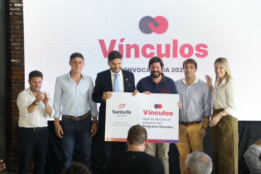 EN LA CAPITAL PROVINCIAL. Pullaro encabez&oacute; este mi&eacute;rcoles el programa &ldquo;V&iacute;nculos 2025&rdquo; para generar entornos m&aacute;s seguros en cada localidad.