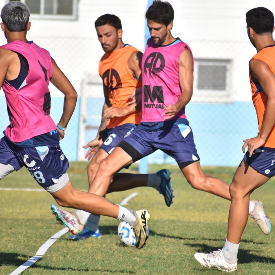 DE VISITANTE. Este viernes la Crema juega ante Sportivo Las Parejas un amistoso.