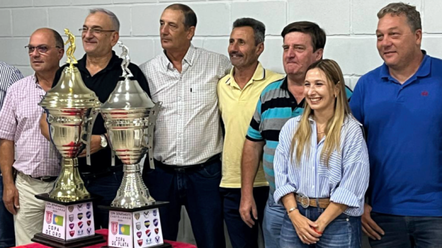 LANZAMIENTO. El mi&eacute;rcoles por la noche, en Bella Italia, se desarroll&oacute; el acto inaugural de la Copa Departamento Castellanos.