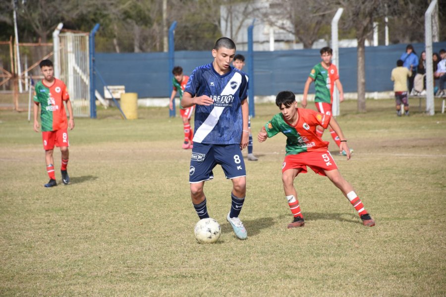 SU GRAN ASCENSO. El juvenil volante en sus últimos partidos en Ben Hur y en los primeros con la séptima de River.