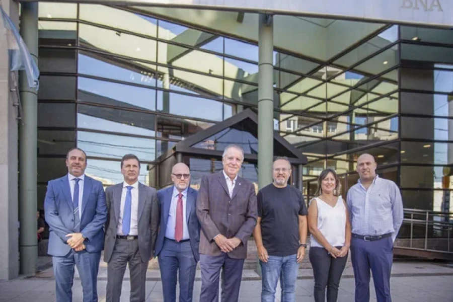 El presidente del Banco Nación junto al intendente de Tres de Febrero.