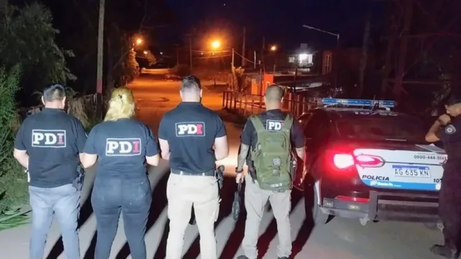 El ataque fue en el paso a nivel de Eva Perón y la vía del Ferrocarril Belgrano, en Granadero Baigorria.