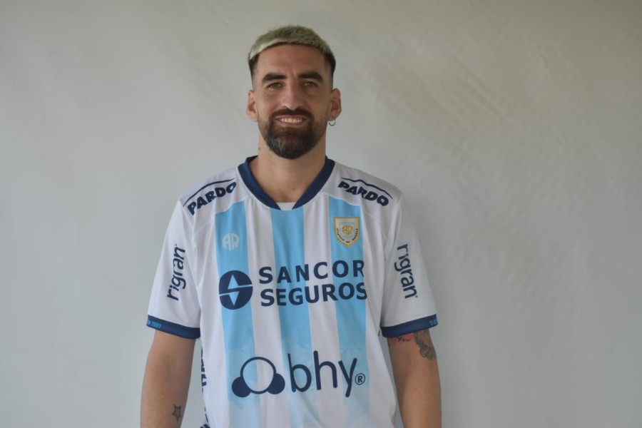 El delantero Matías Gastón Castro (33), es nuevo jugador de la Crema.