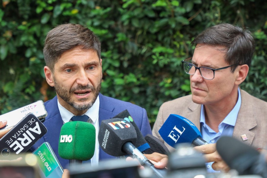 El gobernador Maximiliano Pullaro.