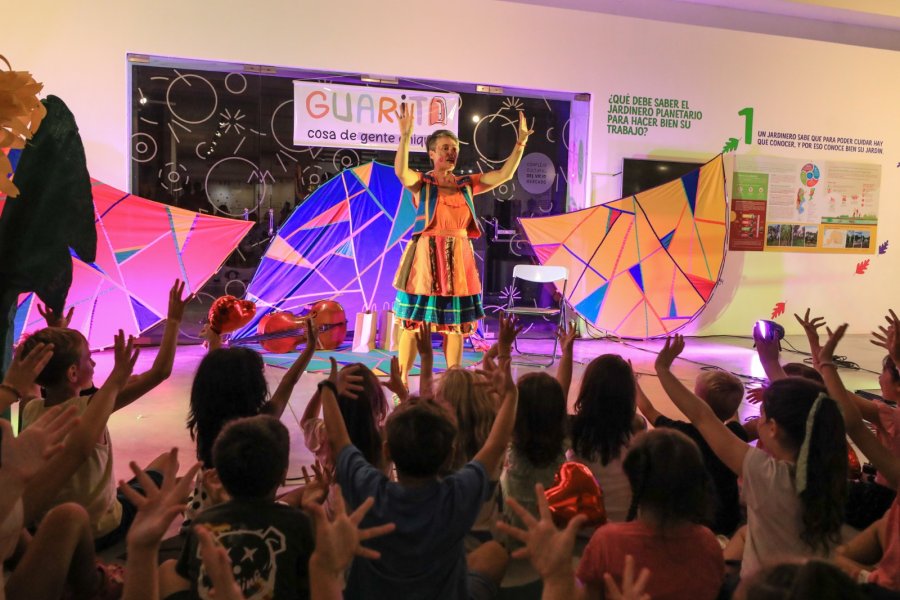 VERANO JUNTOS. Se realizó un espectáculo para toda la familia a cargo de Ceci Raspo.