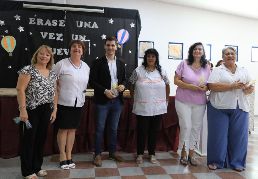VUELTA A CLASES. Con los alumnos presentes en las aulas rafaelinas, la Escuela Languier inició el ciclo lectivo con la presencia del intendente.