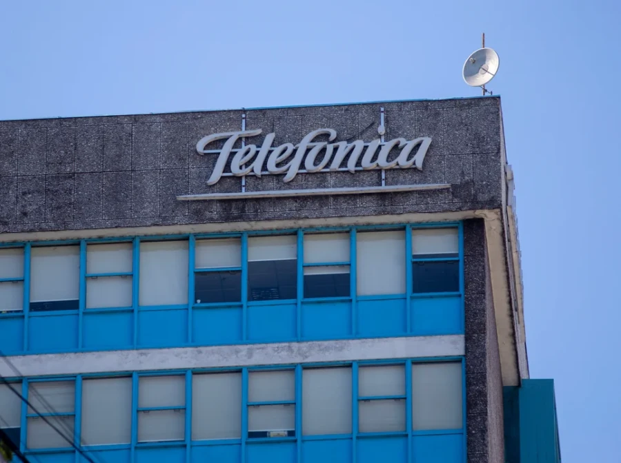 El Gobierno se opone a la compra de Telef&oacute;nica por parte del Grupo Clar&iacute;n.