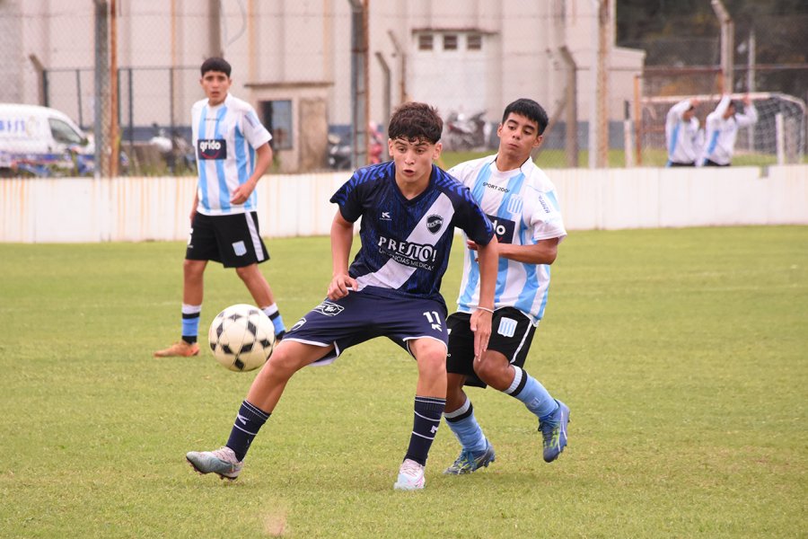 JUVENIL. Restelli con la camiseta de BH durante 2024.