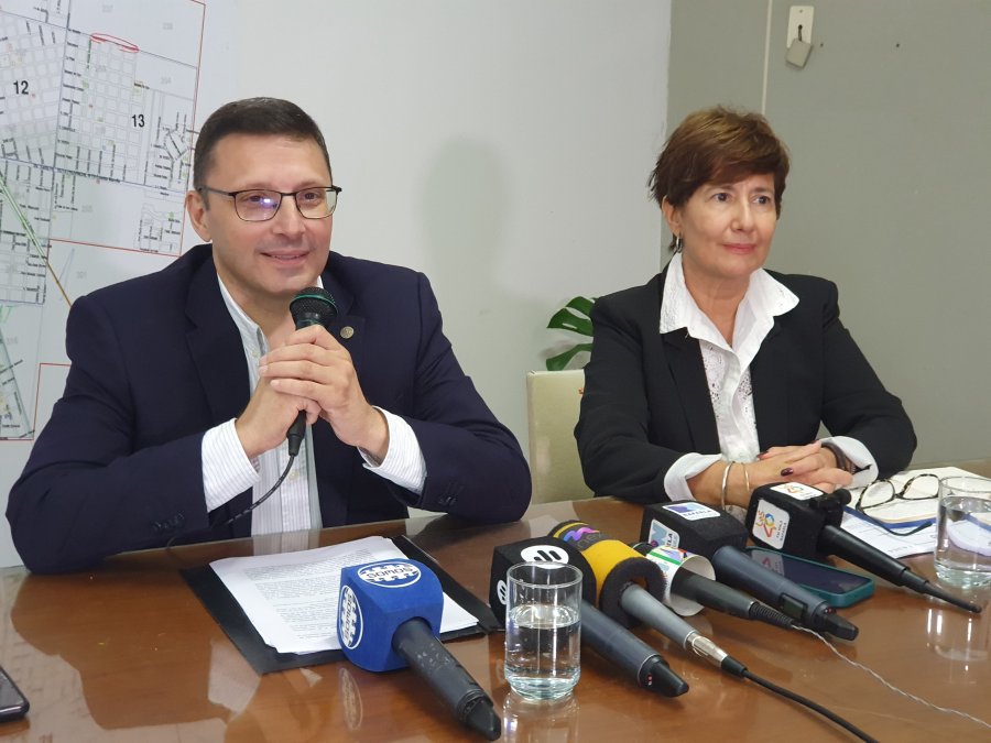 Lisandro M&aacute;rsico, de Rafaela, y Mar&iacute;a Delia Marengo, de Sunchales, candidatos a convencionales constituyentes por el Frente de la Esperanza.
