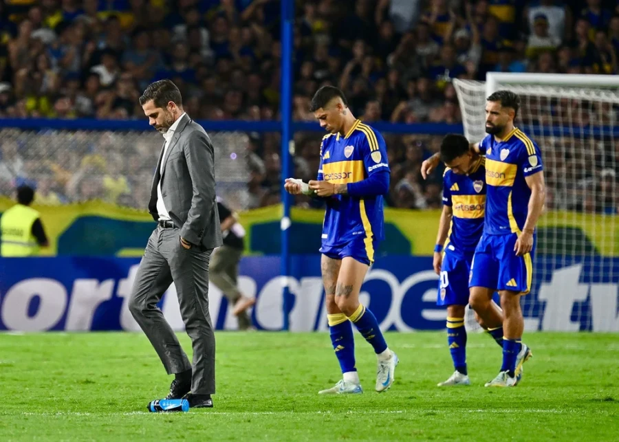 EN LA CUERDA FLOJA. Puede ser la despedida de Gago.