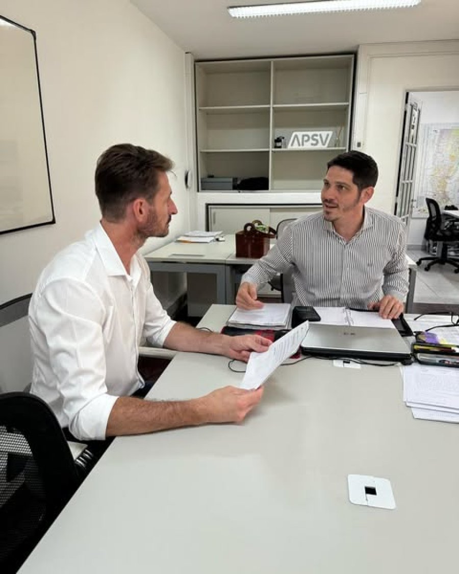 Aira y Bertorino durante el encuentro.