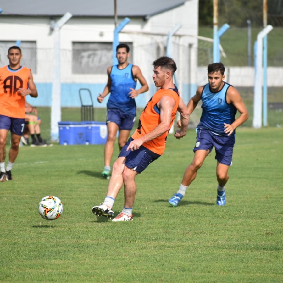 FACUNDO SOLOA. Volante referente de la Crema.