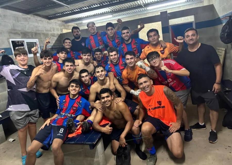 VESTUARIO FELIZ PARA ESMERALDA QUE ELIMINÓ A 9 DE JULIO DE LA COPA DEPARTAMENTO CASTELLANOS