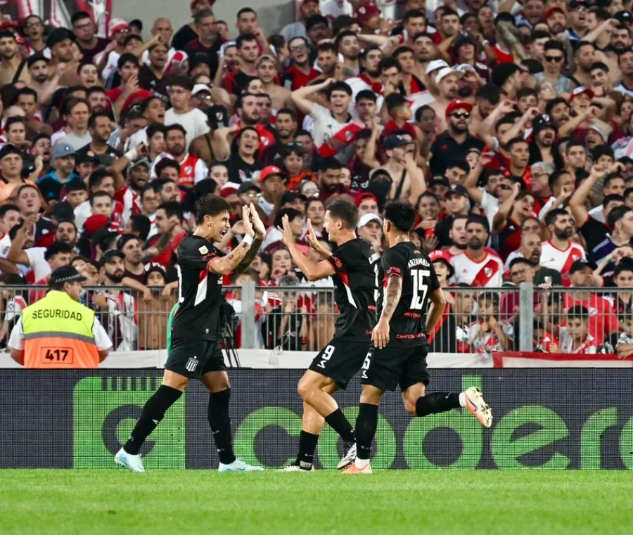 EL PINCHA CELEBRÓ EN EL MONUMENTAL ANTE RIVER