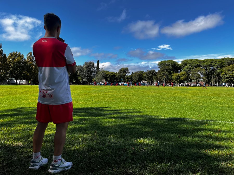 CONCLUSIONES. Barbero va definiendo el equipo para el inicio.