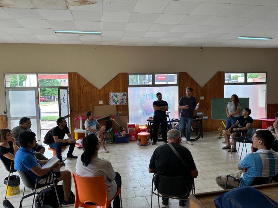 Curso de Verano de Reparaci&oacute;n de Bicicletas en el CEDI.