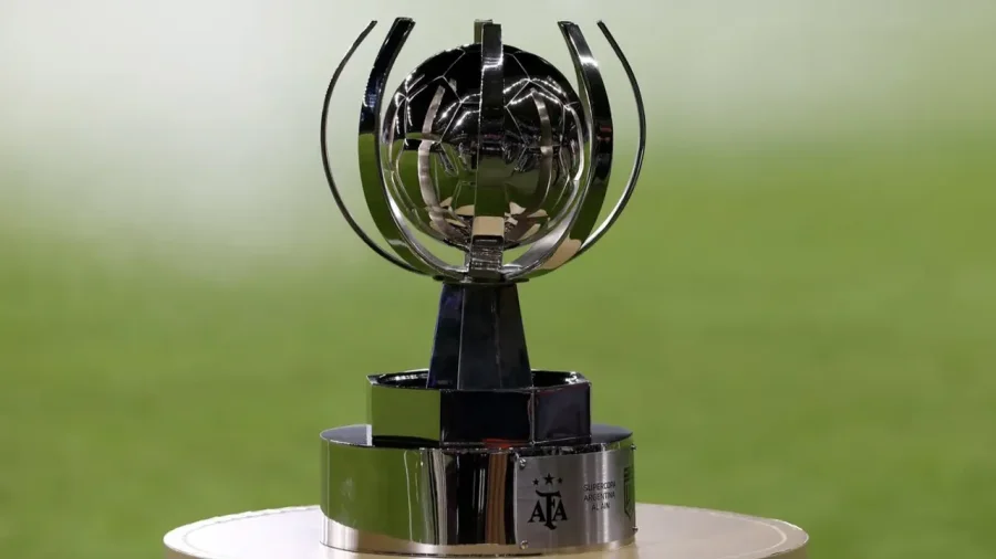 El trofeo que levantará el ganador de la Supercopa Internacional.